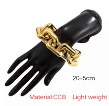 Load image into Gallery viewer, Thick Link Bracelet (Gold)
