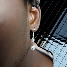 Load image into Gallery viewer, Cupids arrow earring
