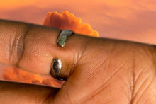 Load image into Gallery viewer, The finger ring

